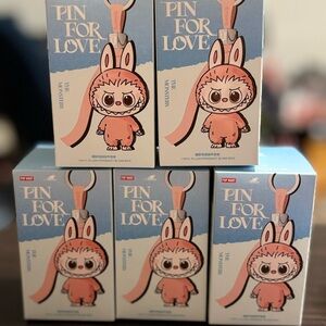 Labubu Pin for Love